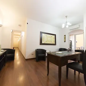 Gasthuis Lewisrooms Domo, Cagliari